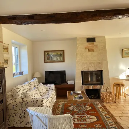 La Longere Du Haras Апартаменты Manerbe